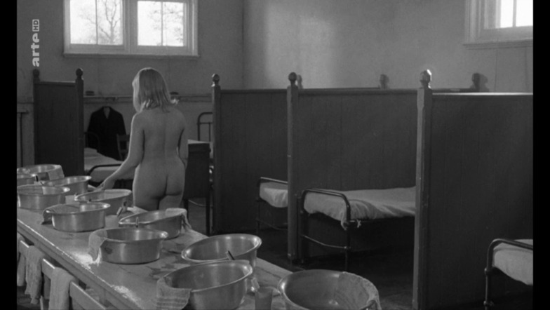 Scopri tutto sulla controversa Mary MacLeod: dalle sue foto nude alla sua illuminante confessione sulla propria intimità.