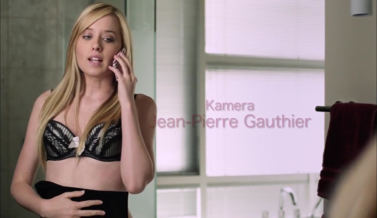 Megan Park culo