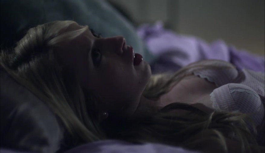 Megan Park: Le foto senza biancheria intima e nuda che hanno fatto scalpore.