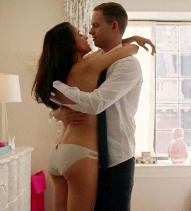 Meghan Markle con la gonna corta
