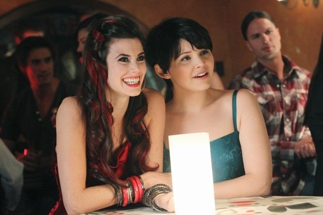 Meghan Ory gambe 57