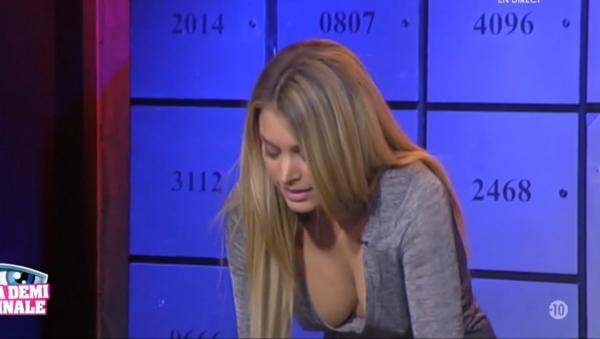 Melanie Da Cruz: Intimo, Nudo e con la Gonna Corta - Fotografie Esclusive