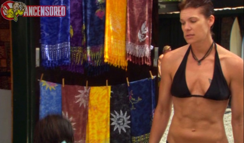 Michelle Wolff dentro biancheria intima 48