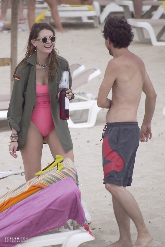Mischa Barton foto nuda 53