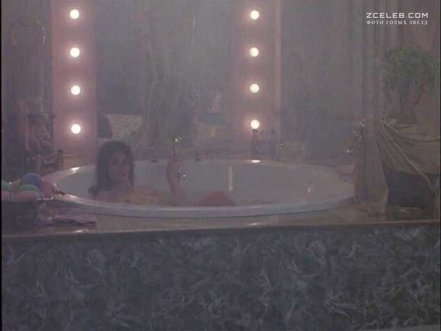 Nancy Travis culo 91