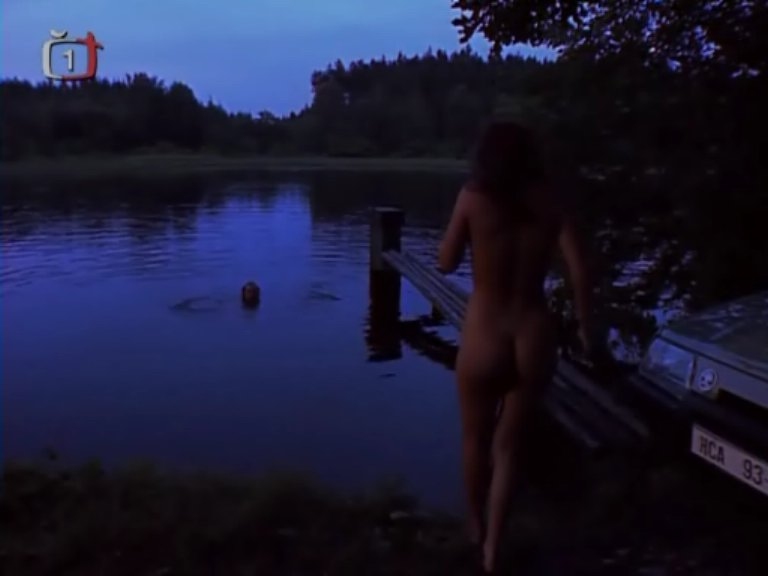 Nate Bova nudo