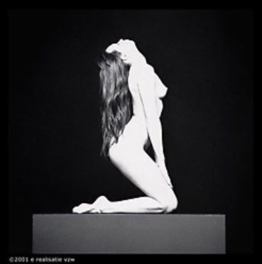 Nathalie Chabas i glutei sono visibili