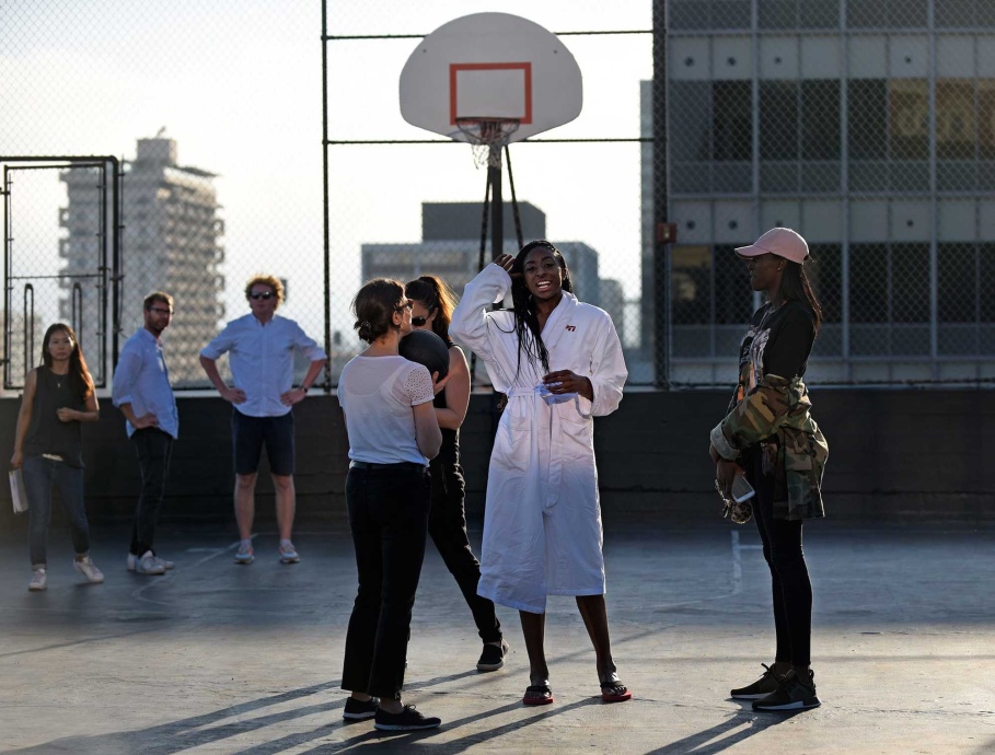 Nneka Ogwumike collant 72
