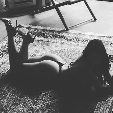 Nyvi Estephan collant