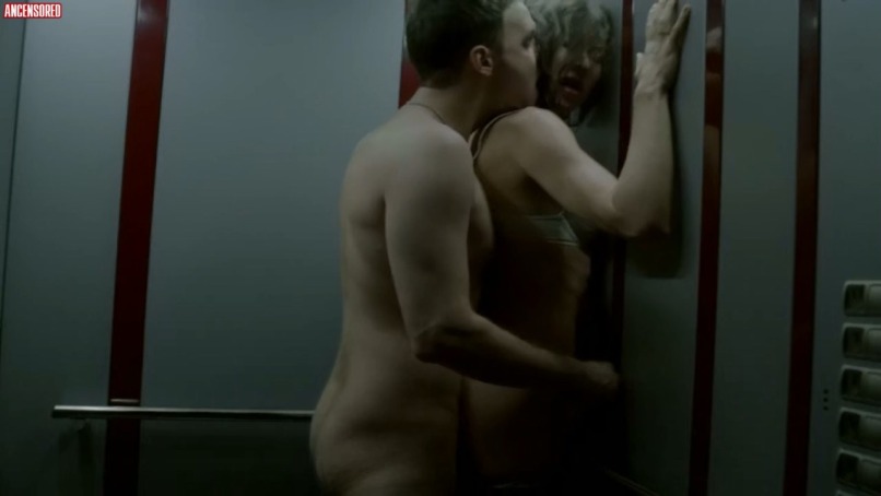 Olga Cirsen seno nudo