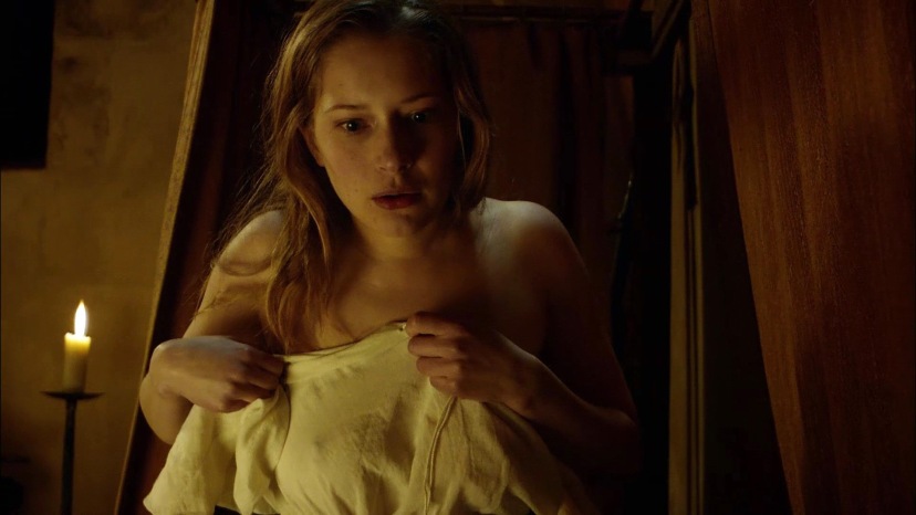 Ophelia Kolb i glutei sono visibili