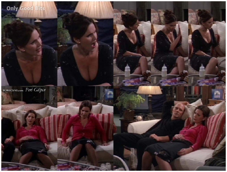 Peri Gilpin con la gonna corta