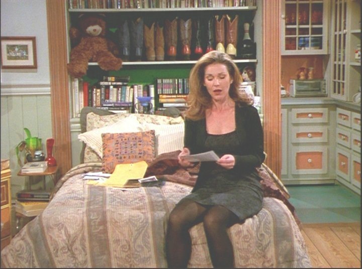 Peri Gilpin tette