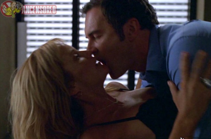 Rebecca Staab le tette sono visibili