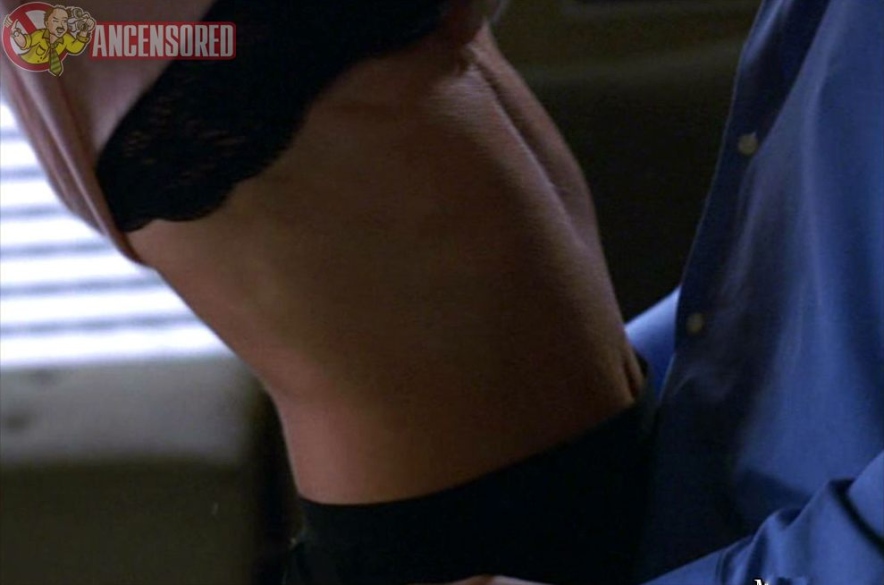 Rebecca Staab seno nudo 41