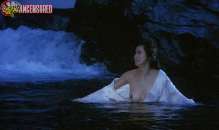 Rumiko Koyanagi con la gonna