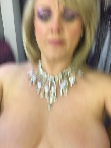 Sally Lindsay flash fotografici tra le gambe 66