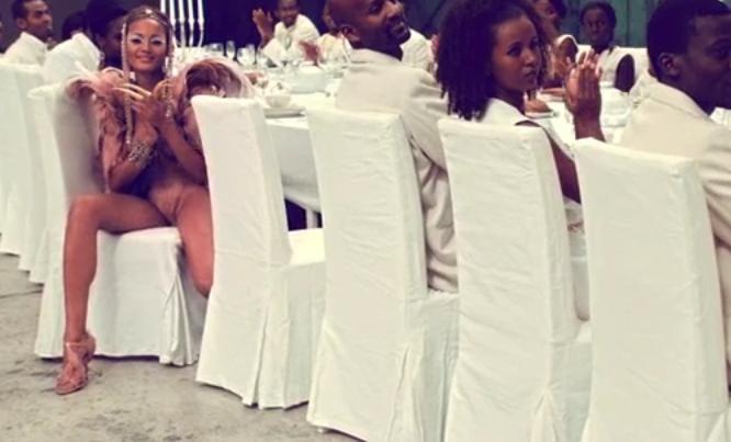 Selita Ebanks gambe