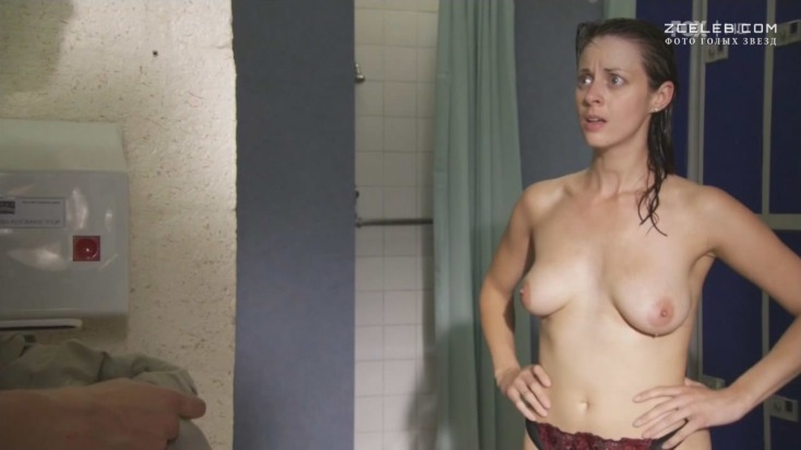 Scopri la bellezza di Siwan Morris: Foto esplicite, gambe e seno nudo