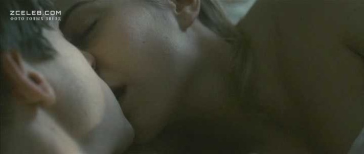 Sophia Myles con la gonna corta 89
