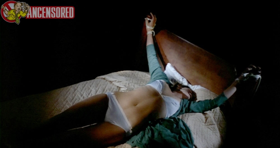 Suzanna Love nudo 66