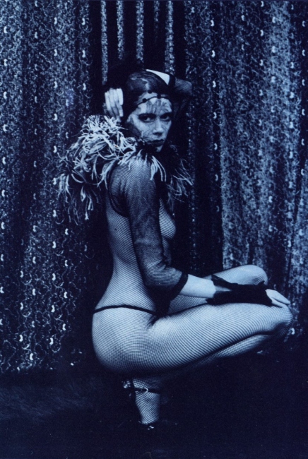 Sylvia Kristel senza mutandine