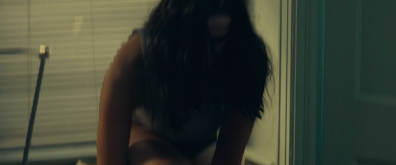 Tahyna Tozzi gambe 98