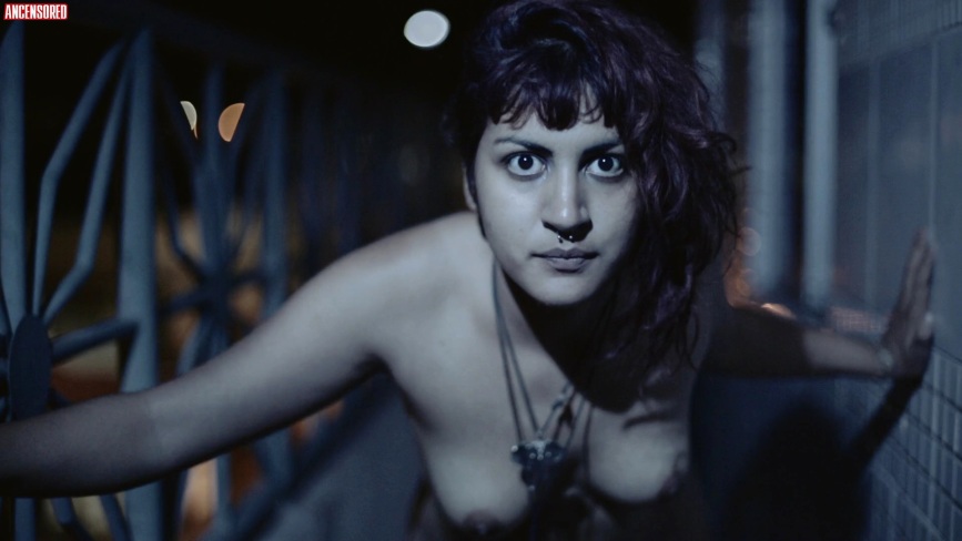 Tainah Amaral seno nudo 43