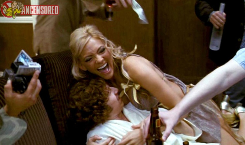Tamara Whelan con la gonna corta 21