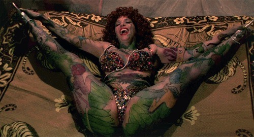 Thelma Tixou gambe