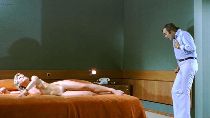 Ursula Marty foto amatoriali culo nudo