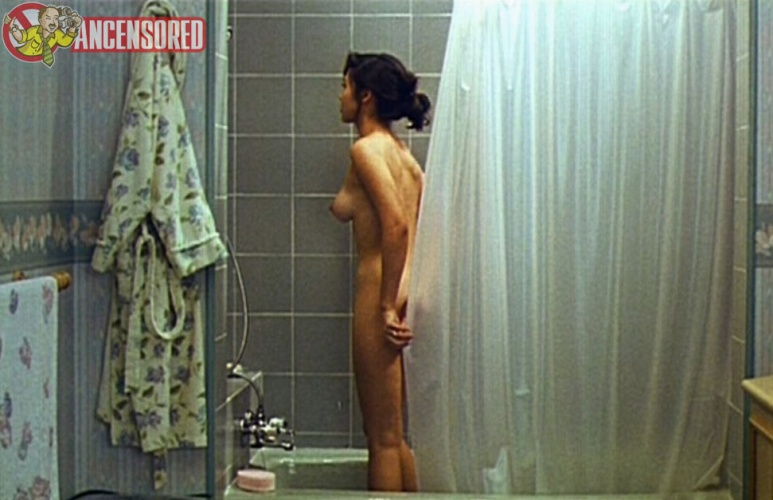 Veronica Yip dentro biancheria intima 11