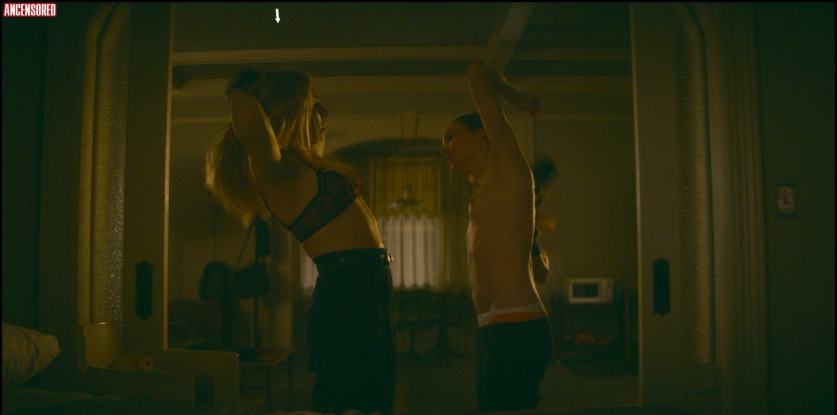 Zosia Mamet foto amatoriali culo nudo